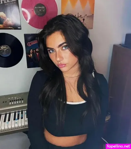 Olivia Boeyink OnlyFans Thumbnail #1gbFGD8i0Z
