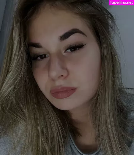 Olivia Butt OnlyFans Thumbnail #xCzMselbYd