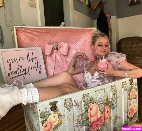 Olivia Deveroux OnlyFans Thumbnail #Xy31VA5EID