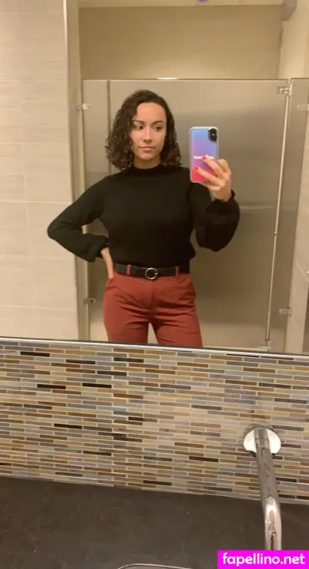 Olivia Faria OnlyFans Thumbnail #kDJsZOGkgY