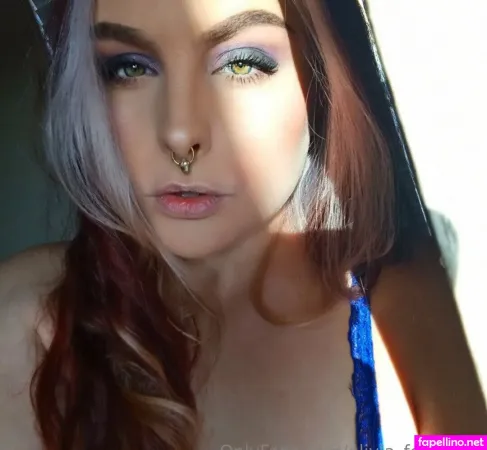 Olivia Foxxxoxo OnlyFans Thumbnail #IOSefWYAq5