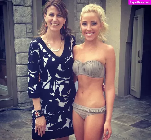 Olivia Harlan Dekker OnlyFans Thumbnail #HfecLhOJCq