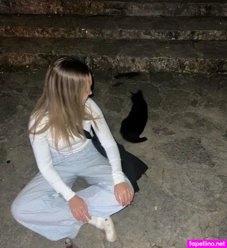 Olivia Hollands OnlyFans Thumbnail #8VZGwNuClA