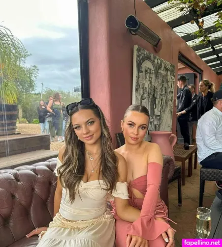 Olivia Hollands OnlyFans Thumbnail #BISLFlpFE7