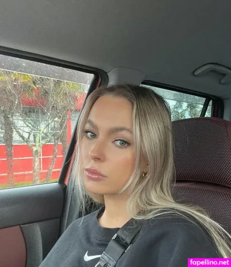 Olivia Hollands OnlyFans Thumbnail #K10R8MBIw8