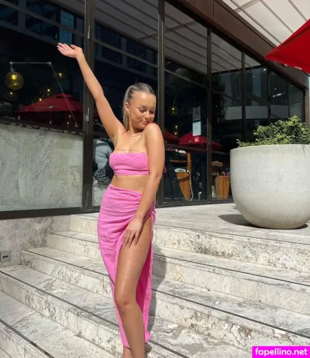 Olivia Hollands OnlyFans Thumbnail #Woh6ZXcY89