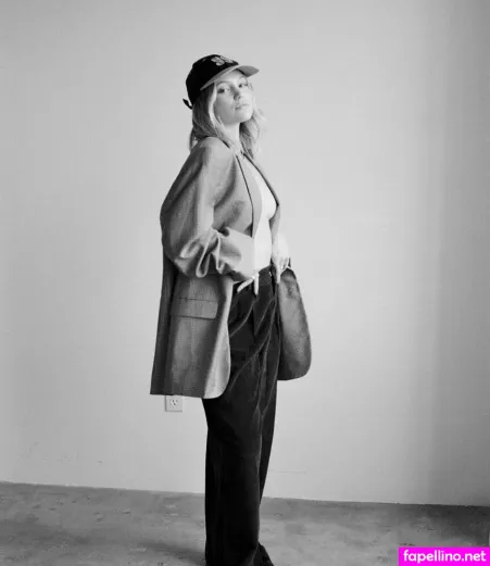 Olivia Holt OnlyFans Thumbnail #CBB1zjwwOa