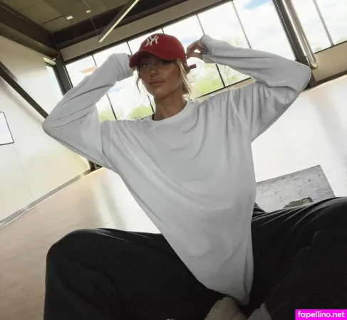 Olivia Kaye 2 OnlyFans Thumbnail #k3gR9KFjnO