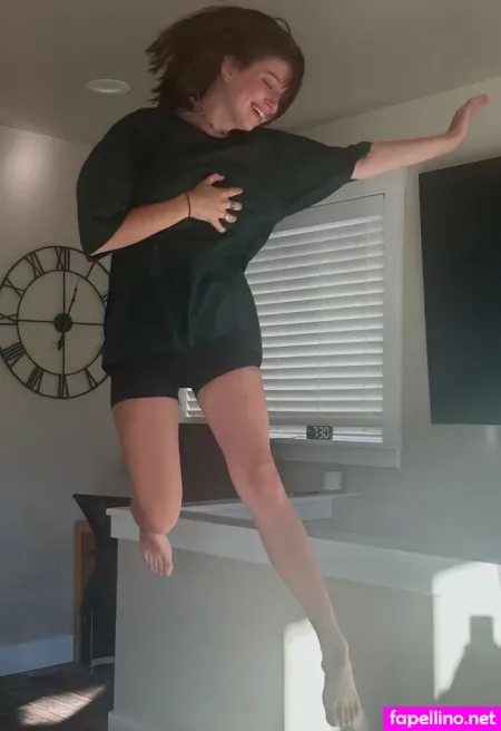 Olivia Kirsch OnlyFans Thumbnail #2XMFnv6pJt