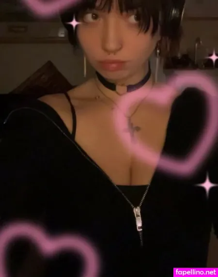 Olivia Kirsch OnlyFans Thumbnail #AXnbpsfkqJ