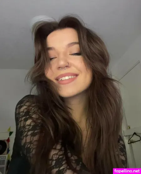 Olivia Kirsch OnlyFans Thumbnail #kydjNtVKKg