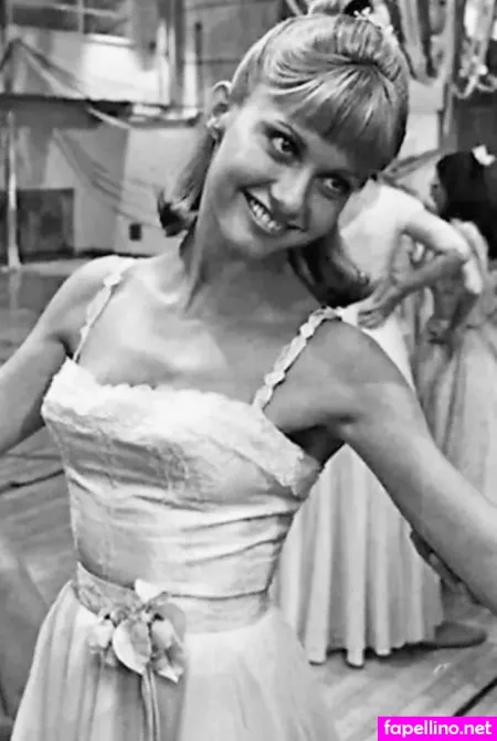 Olivia Newton John OnlyFans Thumbnail #547E63x9NA