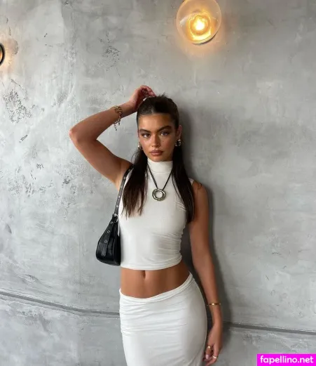 Olivia Phillippss OnlyFans Thumbnail #POCRYGLkju