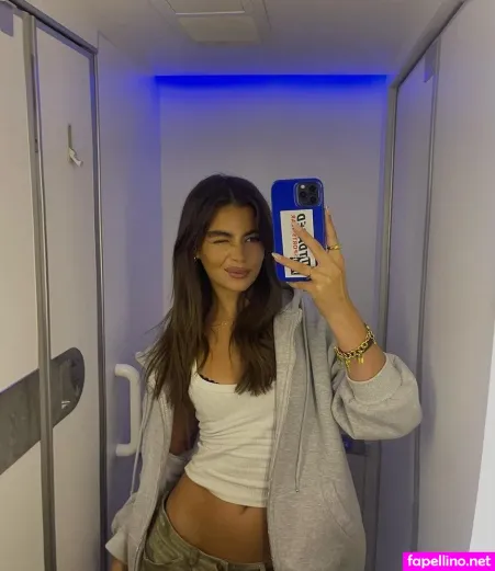 Olivia Phillippss OnlyFans Thumbnail #iIarE9vxnx