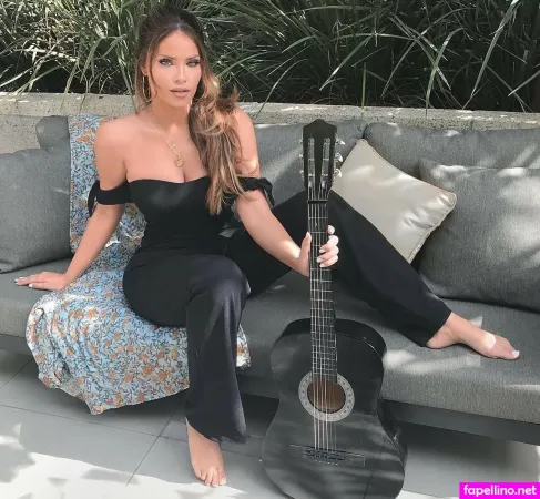 Olivia Pierson OnlyFans Thumbnail #u1KLRkmm52