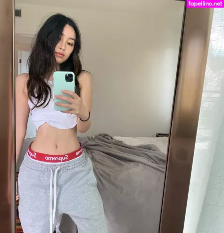 Olivia Sui OnlyFans Thumbnail #2pe7RzlMUM