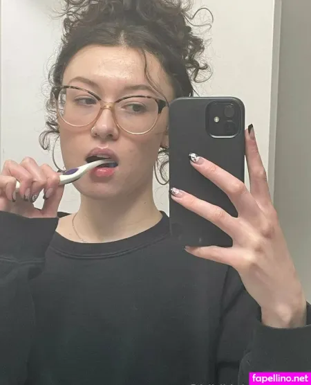 Olivia Xrayyed OnlyFans Thumbnail #hUnz3AG1M1