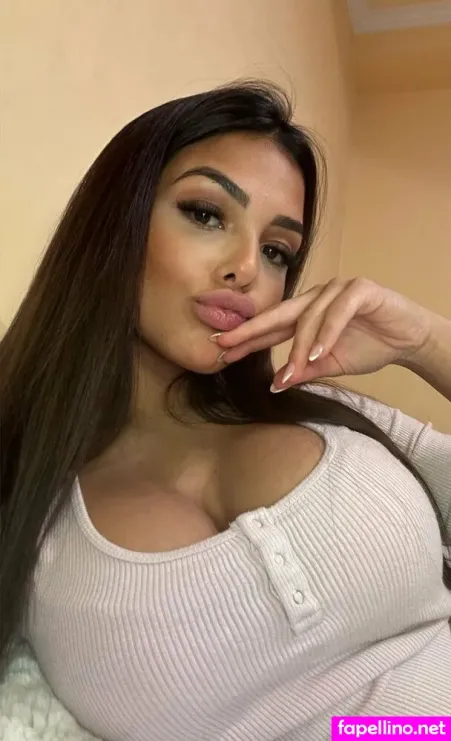 Oliviaaromano OnlyFans Thumbnail #gUabezcXRY