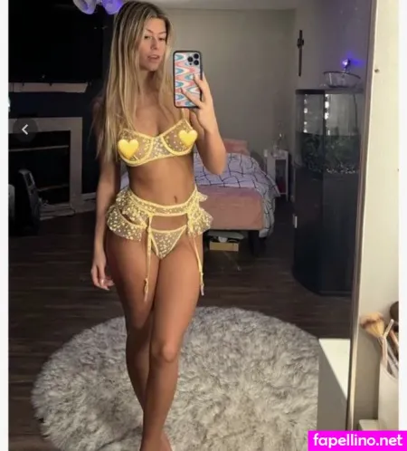 Oliviacshaffer OnlyFans Thumbnail #YE6j74ZtBA