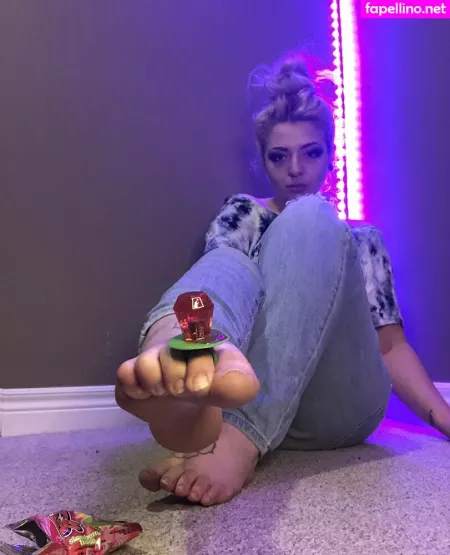 Oliviafeetqueen OnlyFans Thumbnail #9vLqJrZw2C