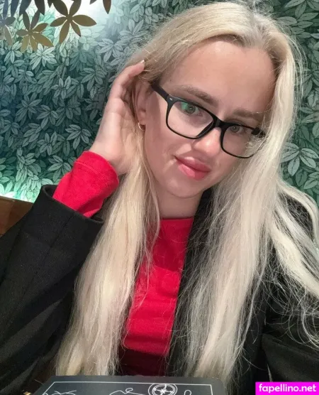 Oliviaiui OnlyFans Thumbnail #U6GpEnySix