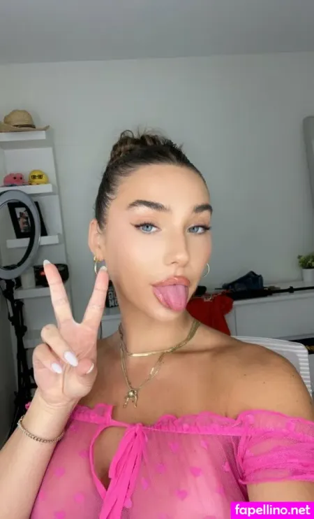 Oliviaj4 OnlyFans Thumbnail #2btnIWB0xW