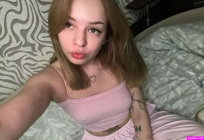 Oliviaola X Main Profile Photo