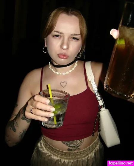 Oliviaola OnlyFans Thumbnail #i1ODdymcp7