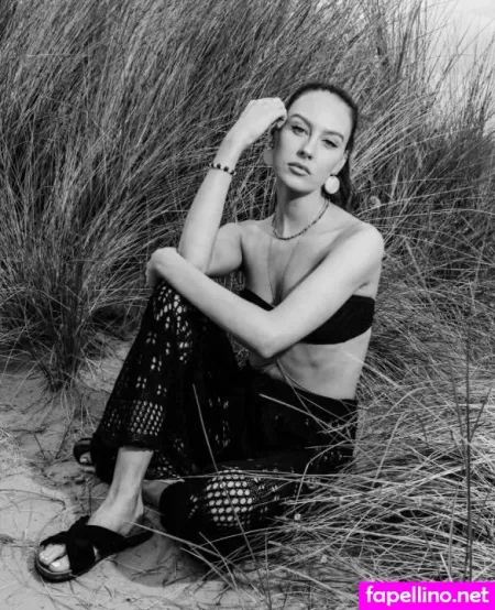 Oliviarcox OnlyFans Thumbnail #RiQvbpplBH