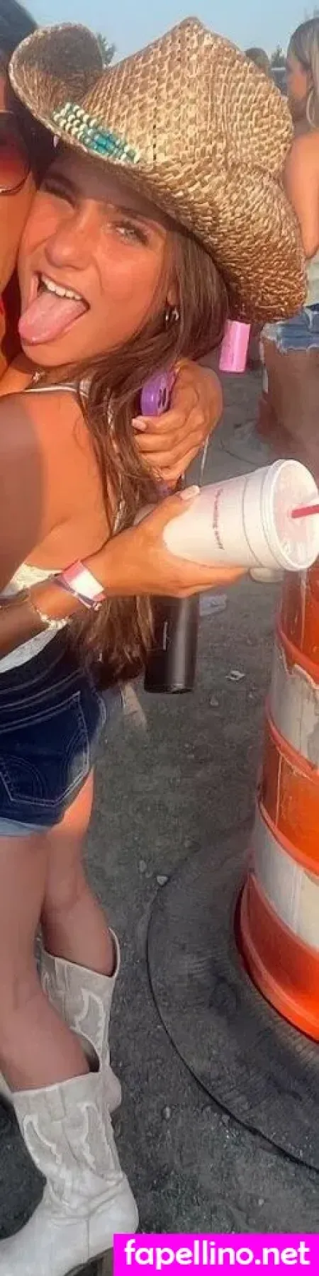 Oliviarwoods OnlyFans Thumbnail #Gg0jIgNhld