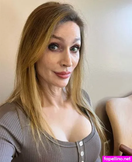 Oliviav Main Profile Photo