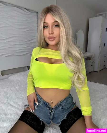 Oliviawilsontv OnlyFans Thumbnail #FisYNSKco6