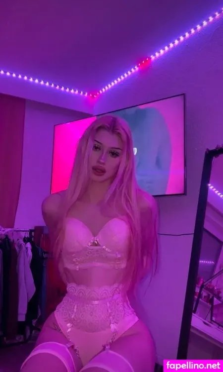 Oliviaxquinn OnlyFans Thumbnail #mcbM8MQDTT