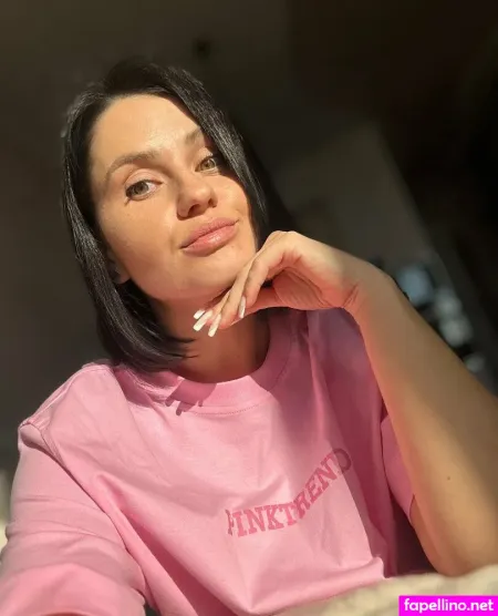 Olivka Grace OnlyFans Thumbnail #i1Zvg21p1u