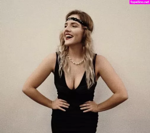 Oliwia D OnlyFans Thumbnail #HcQ5FuiasL