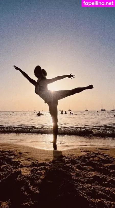 Oliwia D OnlyFans Thumbnail #KAv5fjyy7O