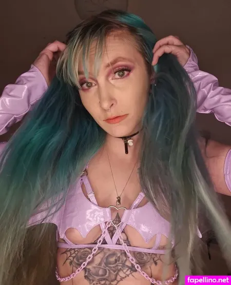 Olyviaraynefree OnlyFans Thumbnail #2YcMwj4Iyw