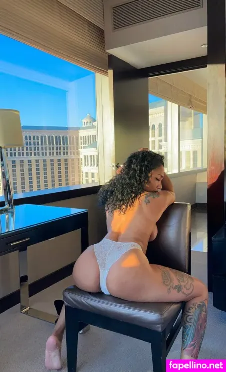 Omgitsqueen OnlyFans Thumbnail #XYvaCgVES9