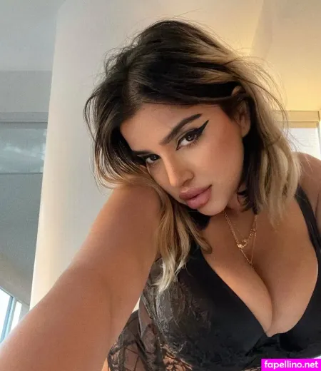 Omglove OnlyFans Thumbnail #qgvU3MLUzV