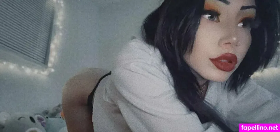 Omgvelvet OnlyFans Thumbnail #wOXjl5lFn8