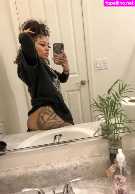 Omgyoash OnlyFans Thumbnail #fOsOoQwjHd