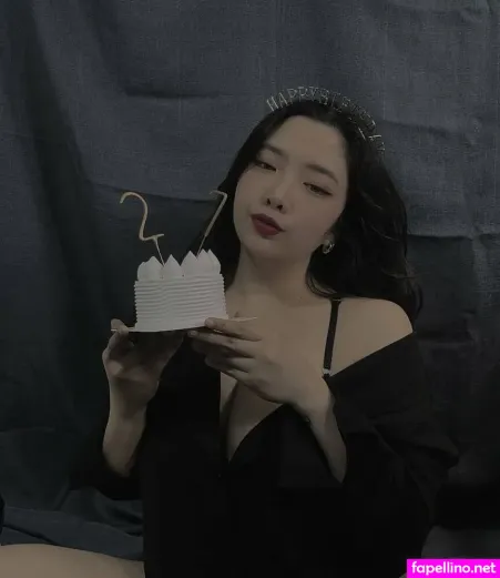 Omulet T OnlyFans Thumbnail #K8d5mRRpJ1