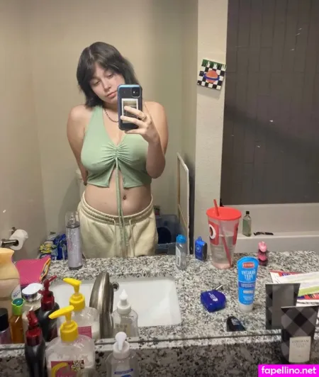 Oneanonlyzozo OnlyFans Thumbnail #0G7b5ZOfm5