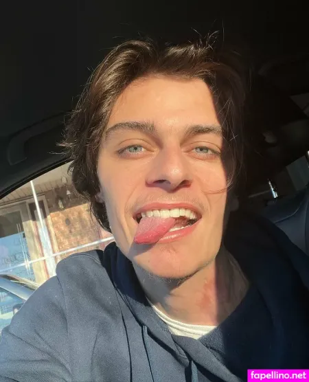 Onearmseeker OnlyFans Thumbnail #1uriWX16wL