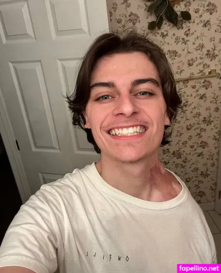 Onearmseeker OnlyFans Thumbnail #CdSj4cnh3X