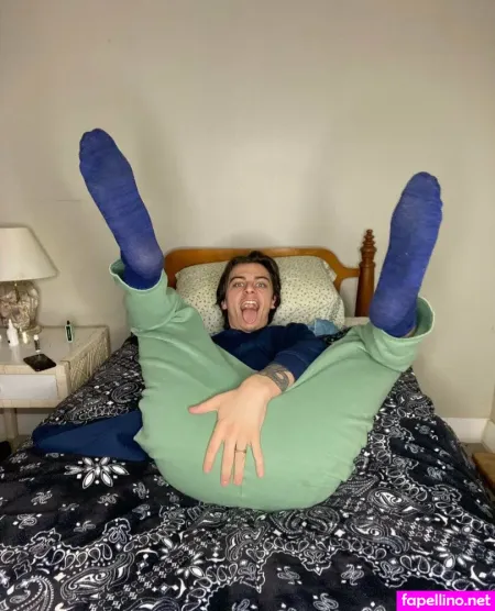 Onearmseeker OnlyFans Thumbnail #kNWzOLU94c