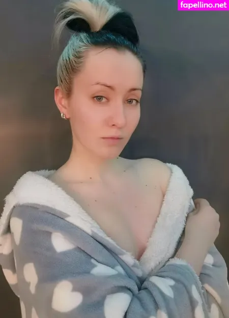 Oniksiya Sofinikum OnlyFans Thumbnail #J5QG8DcSpL