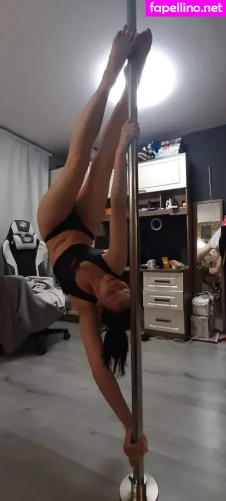 Oniksiya Sofinikum OnlyFans Thumbnail #mZ9IMafeom
