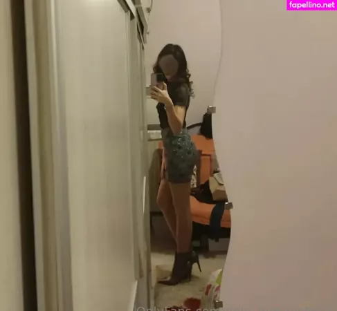 Only Feet Victoria OnlyFans Thumbnail #D8m13FMR5l