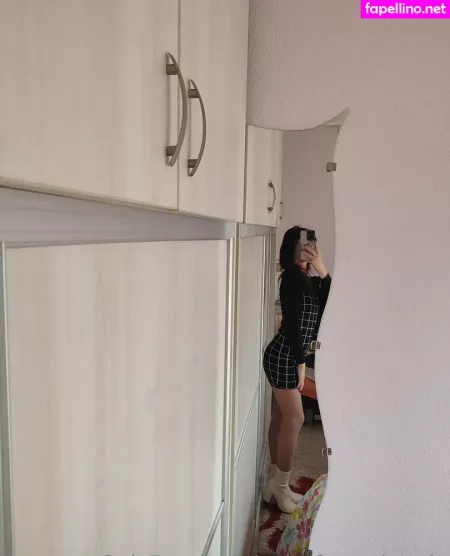 Only Feet Victoria OnlyFans Thumbnail #z7WhvMErwG